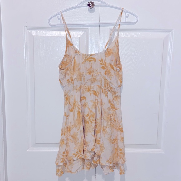 SUPER ADORABLE Yellow and White Flower Summer Dress - Picture 2 of 2